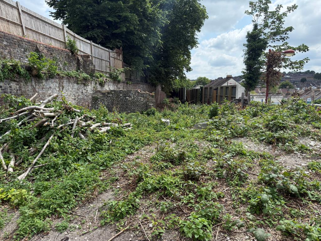 Lot: 77 - PLANNING FOR EIGHT FLATS - FIVE ONE-BEDROOM AND THREE TWO-BEDROOM - View of site